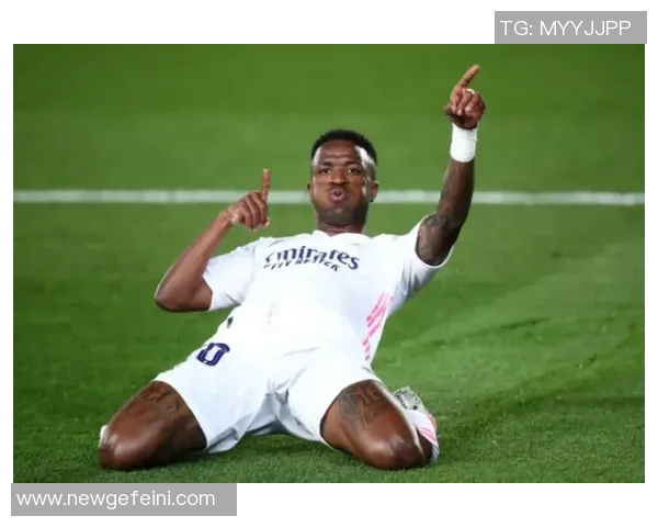 古利特直言佩德里拉拽维尼修斯应判红牌此举严重影响比赛公正性